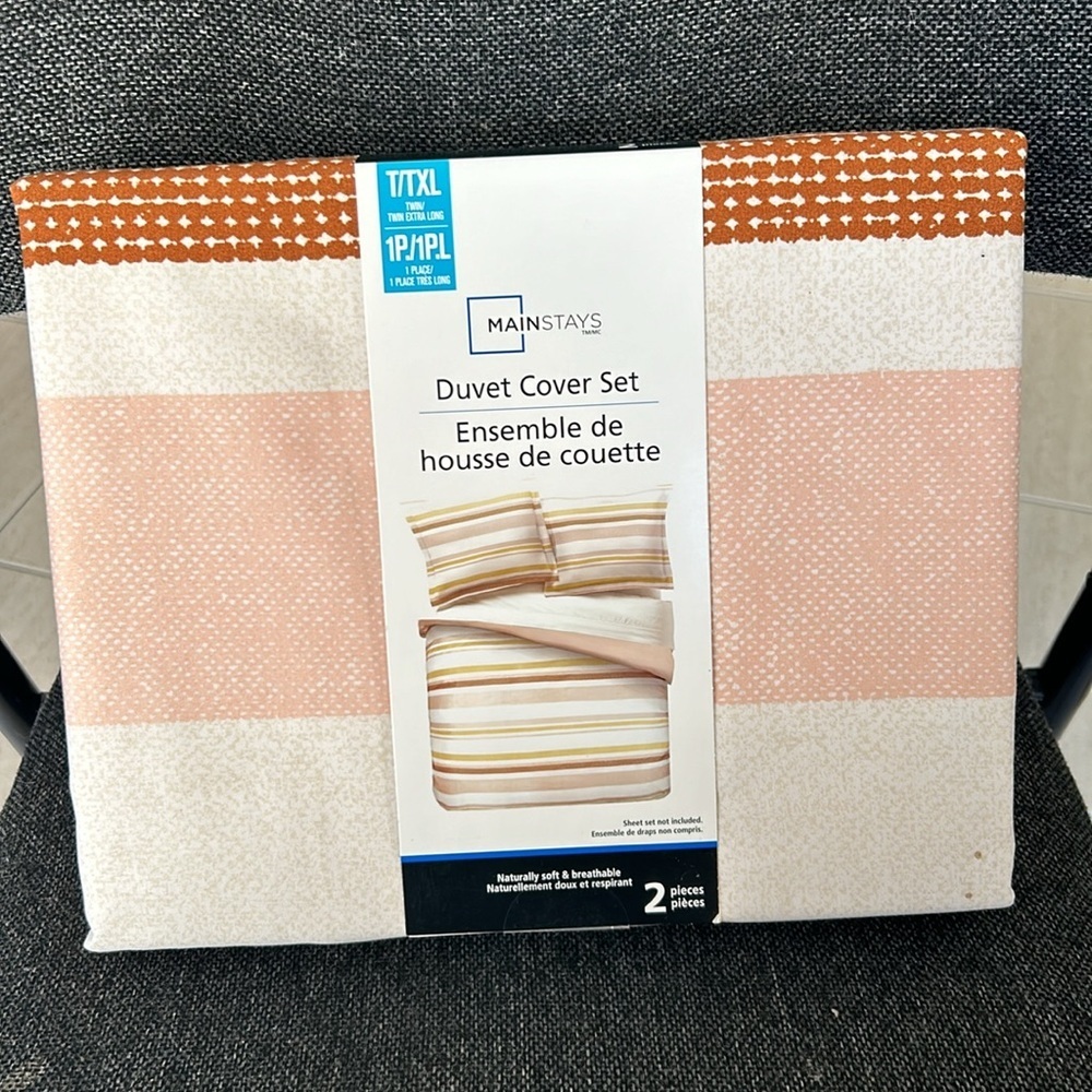 New duvet cover set size twin/twin XL